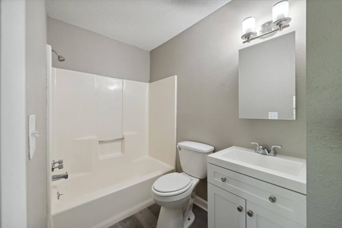 Apartment for rent at 4103-11 Harvest Lane, Toledo, OH 43623