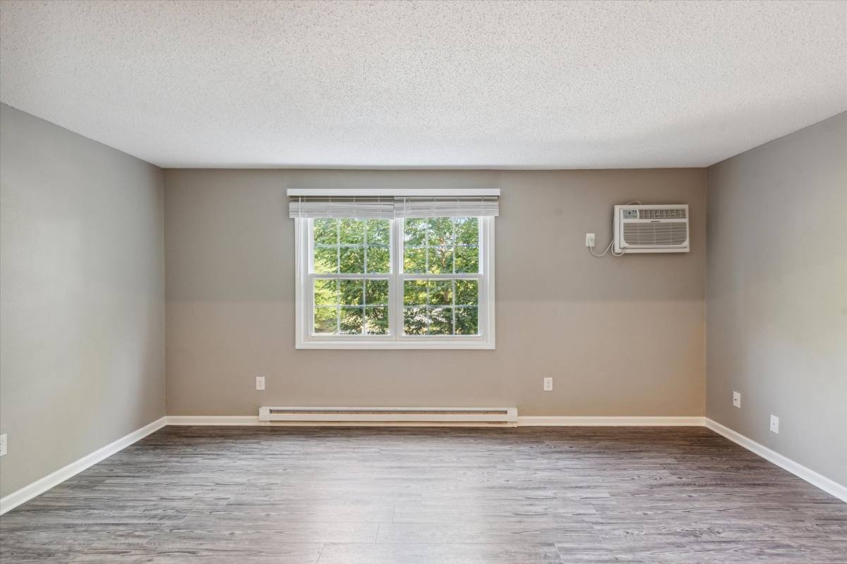 Apartment for rent at 4103-11 Harvest Lane, Toledo, OH 43623