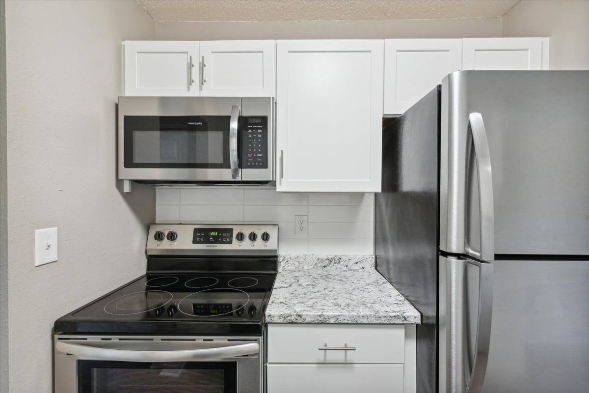 Apartment for rent at 4103-11 Harvest Lane, Toledo, OH 43623