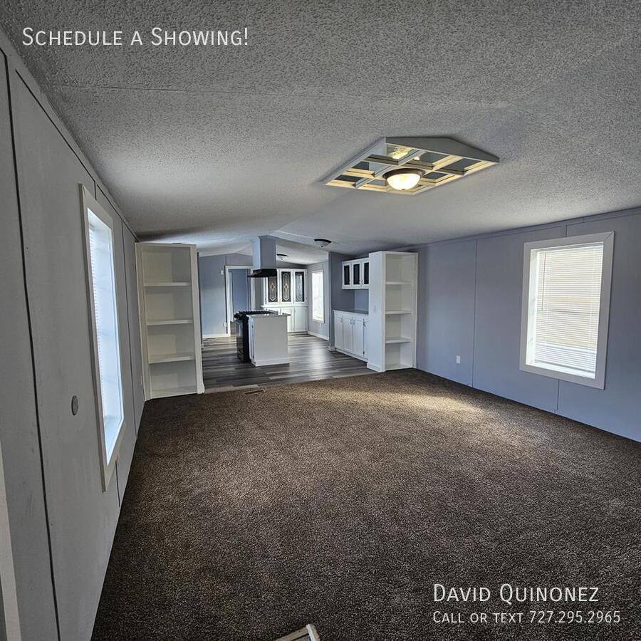2737 W Washington Center, Fort Wayne, IN 46818 - House for Rent - Image 2