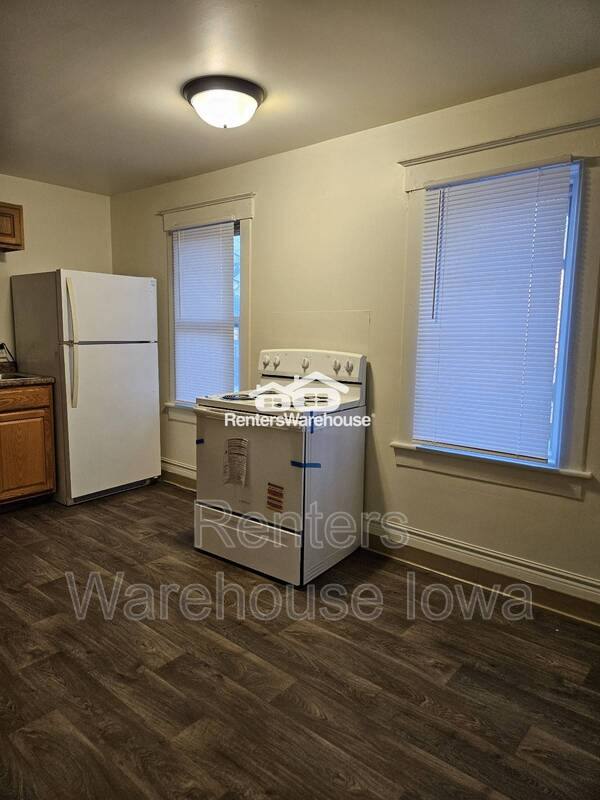 Apartment for rent at 1108 25th St #2, Des Moines, IA 50311
