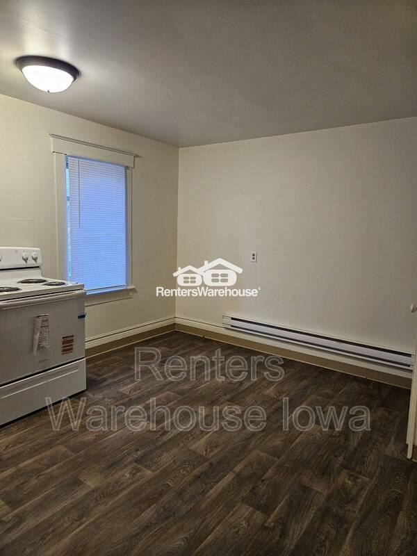 Apartment for rent at 1108 25th St #2, Des Moines, IA 50311