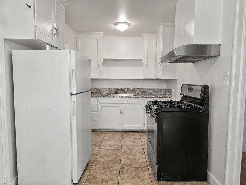 Apartment for rent at 1916 E Hunter Ave #4, Fresno, CA 93703