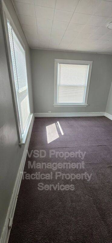 Apartment for rent at 8204 Vineyard Ave #UP, Cleveland, OH 44105