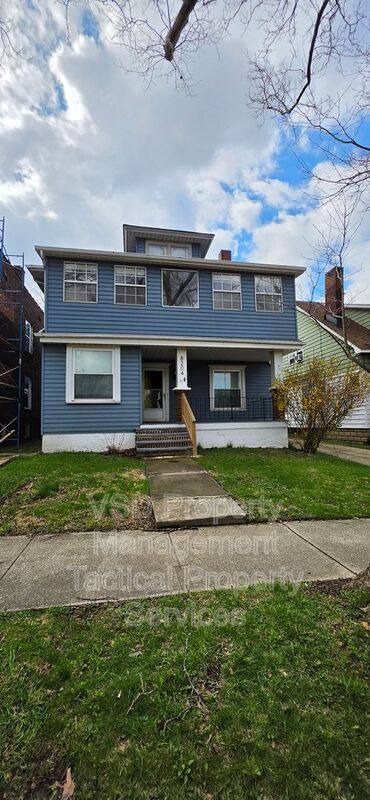 Apartment for rent at 8204 Vineyard Ave #UP, Cleveland, OH 44105