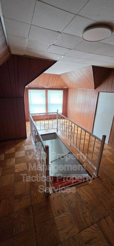 Apartment for rent at 8204 Vineyard Ave #UP, Cleveland, OH 44105
