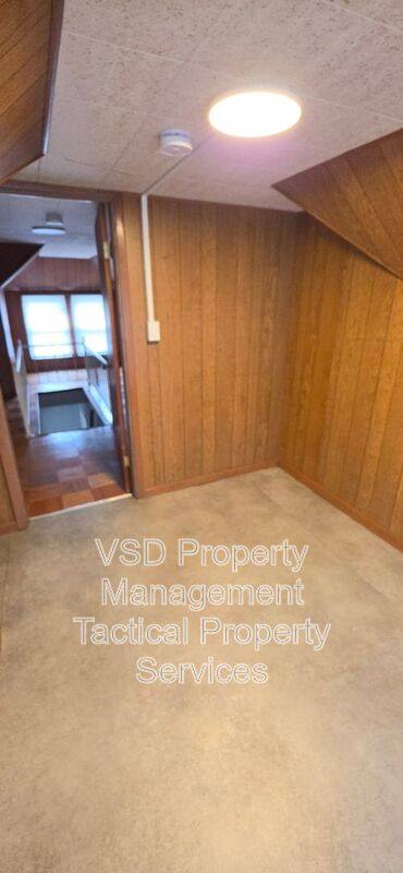 Apartment for rent at 8204 Vineyard Ave #UP, Cleveland, OH 44105