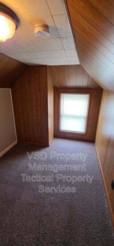 Apartment for rent at 8204 Vineyard Ave #UP, Cleveland, OH 44105