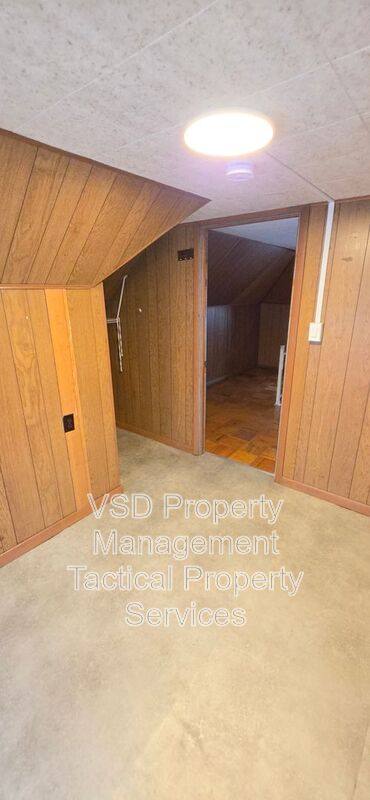 Apartment for rent at 8204 Vineyard Ave #UP, Cleveland, OH 44105