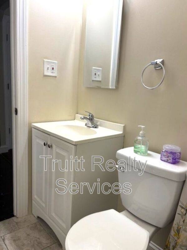 Apartment for rent at 1621 17th Place SE #3, Washington, DC 20020