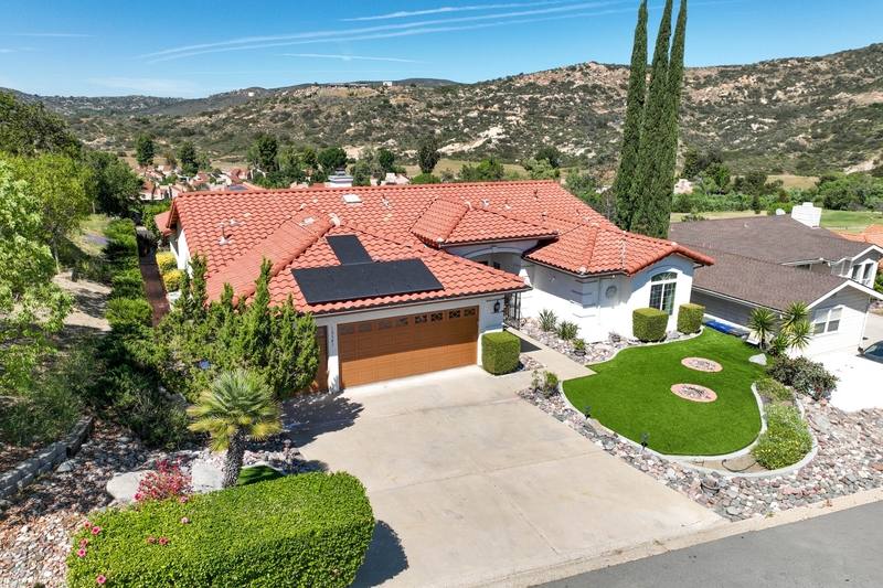 House for rent at 15543 Vista Vicente Dr, Ramona, CA 92065