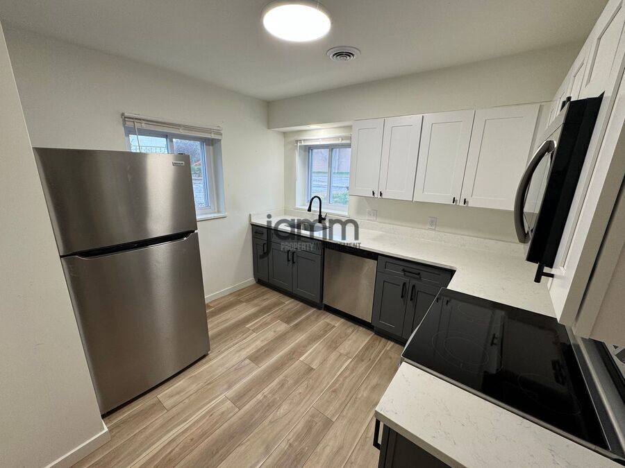 Apartment for rent at 18997 Hilliard Blvd #1, Rocky River, OH 44116