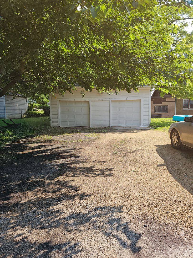 Apartment for rent at 2148 Telegraph Rd, Davenport, IA 52802