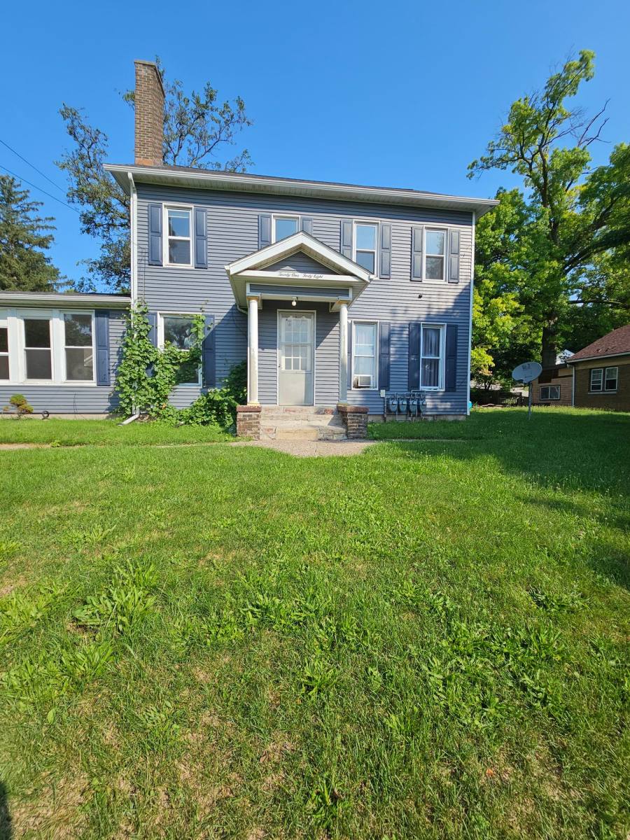 Apartment for rent at 2148 Telegraph Rd, Davenport, IA 52802
