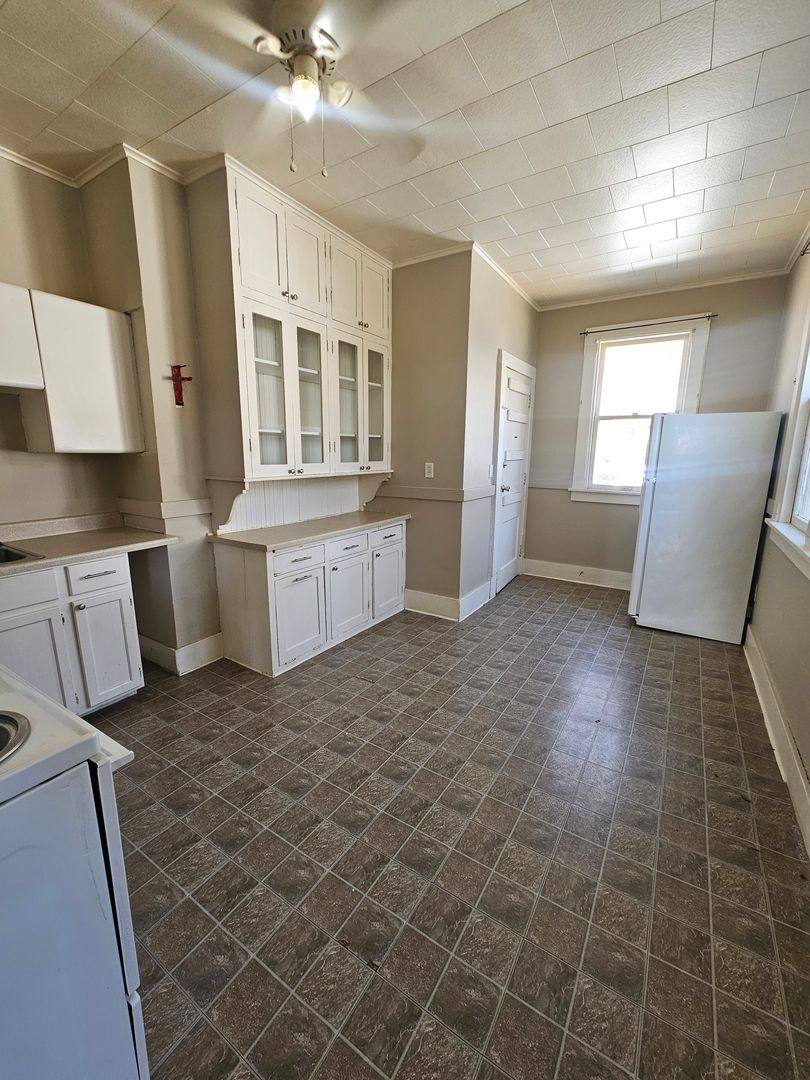 Apartment for rent at 2148 Telegraph Rd, Davenport, IA 52802