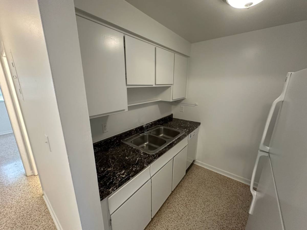 Apartment for rent at 3200 Fairway Lane, Orlando, FL 32804