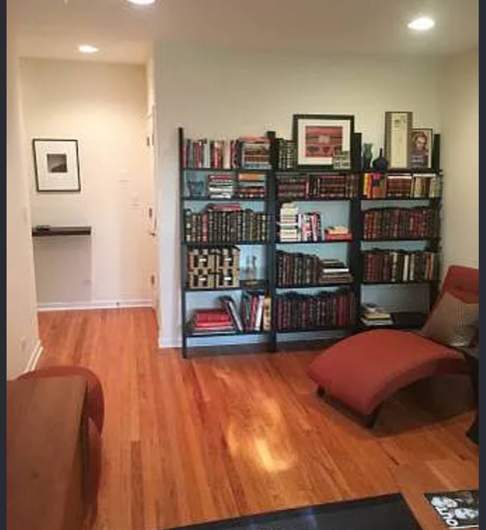 Apartment for rent at 6503 N Newgard Ave, Chicago, IL 60626