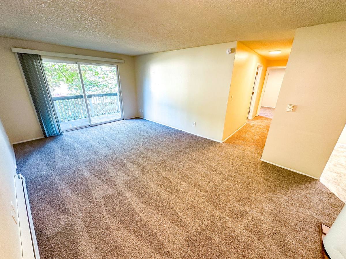 Apartment for rent at 9428 Ravenna Ave NE, Seattle, WA 98115