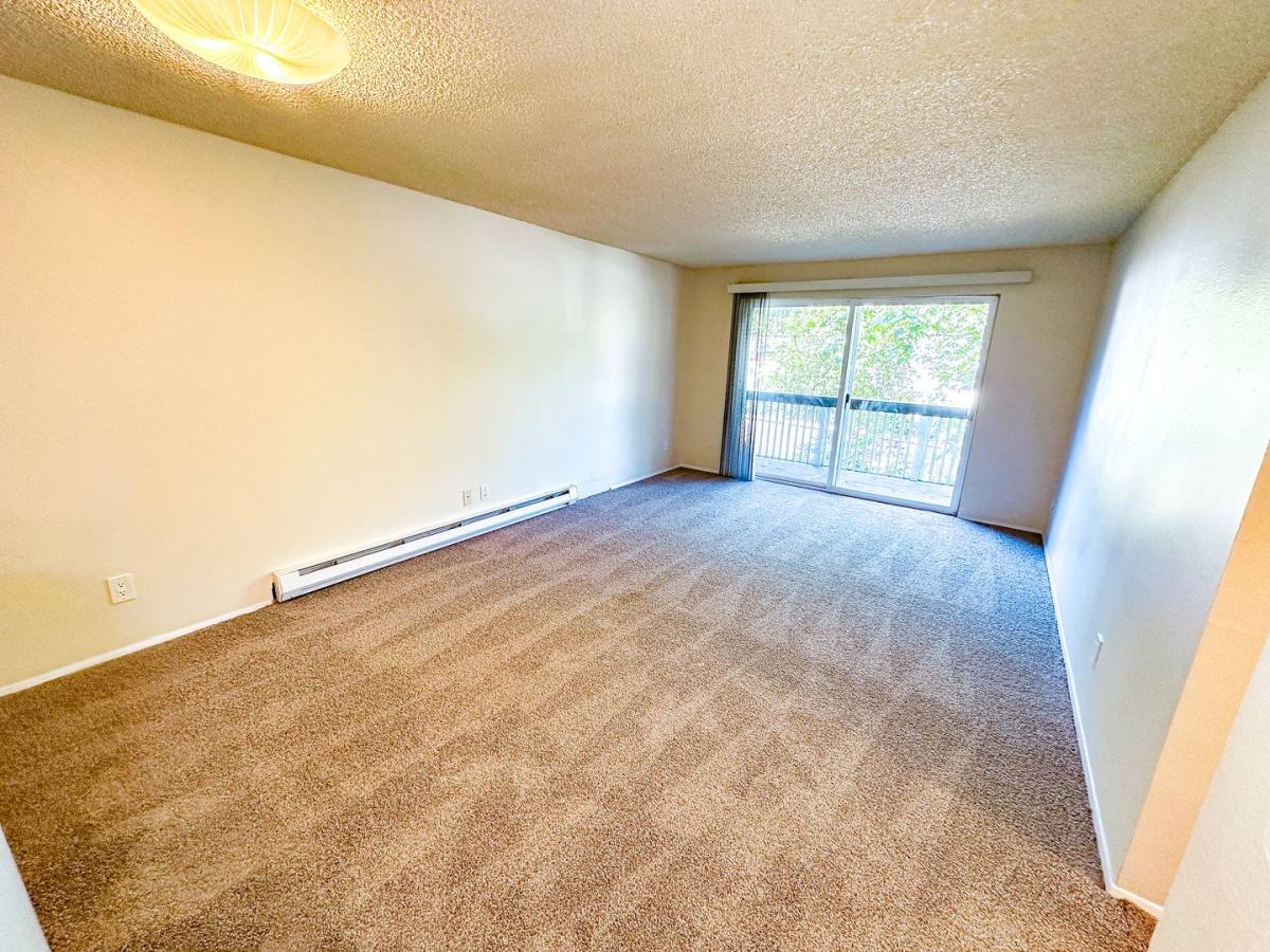 Apartment for rent at 9428 Ravenna Ave NE, Seattle, WA 98115