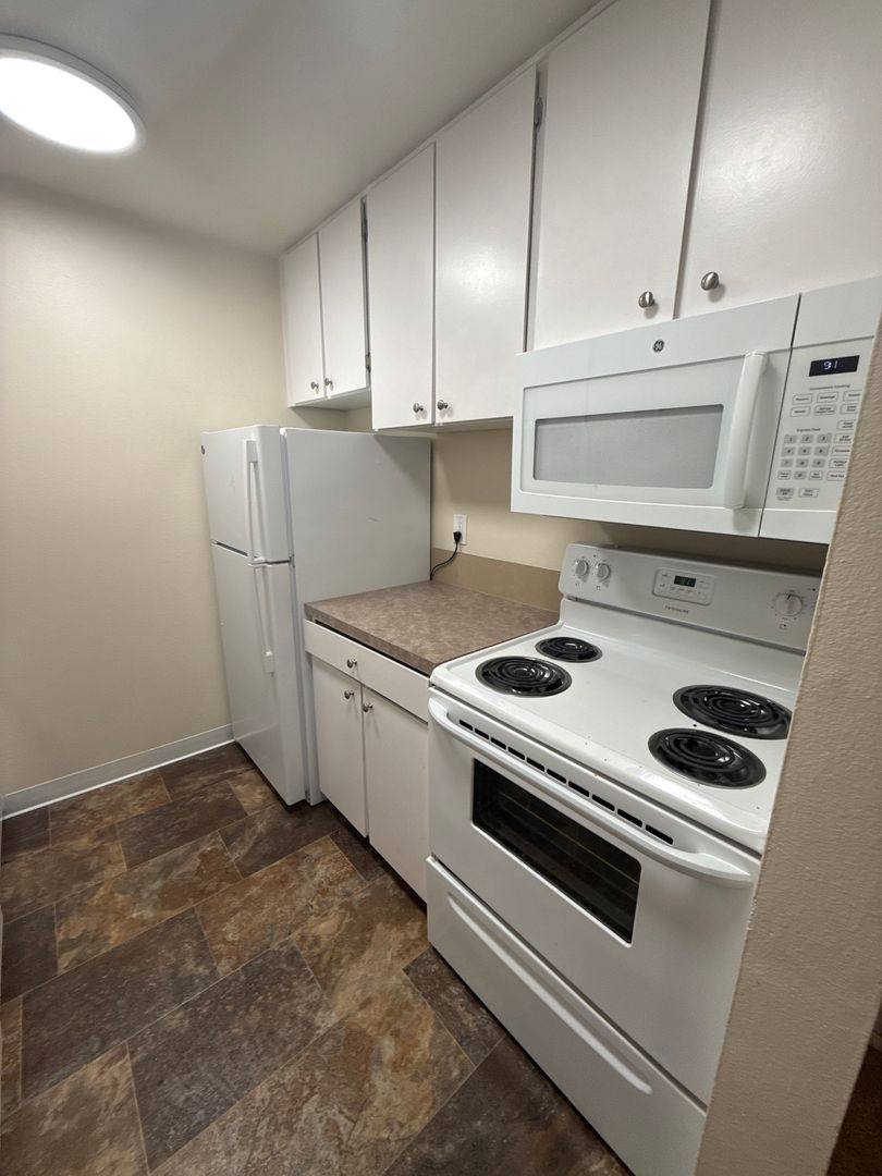 Ravenna House, 9428 Ravenna Ave NE, Seattle, WA 98115 - Apartment for Rent - Image 17