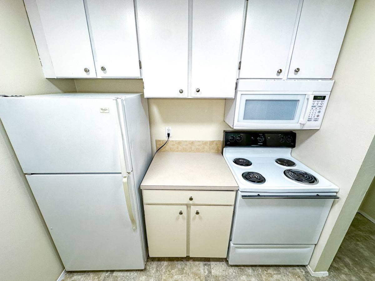 Apartment for rent at 9428 Ravenna Ave NE, Seattle, WA 98115