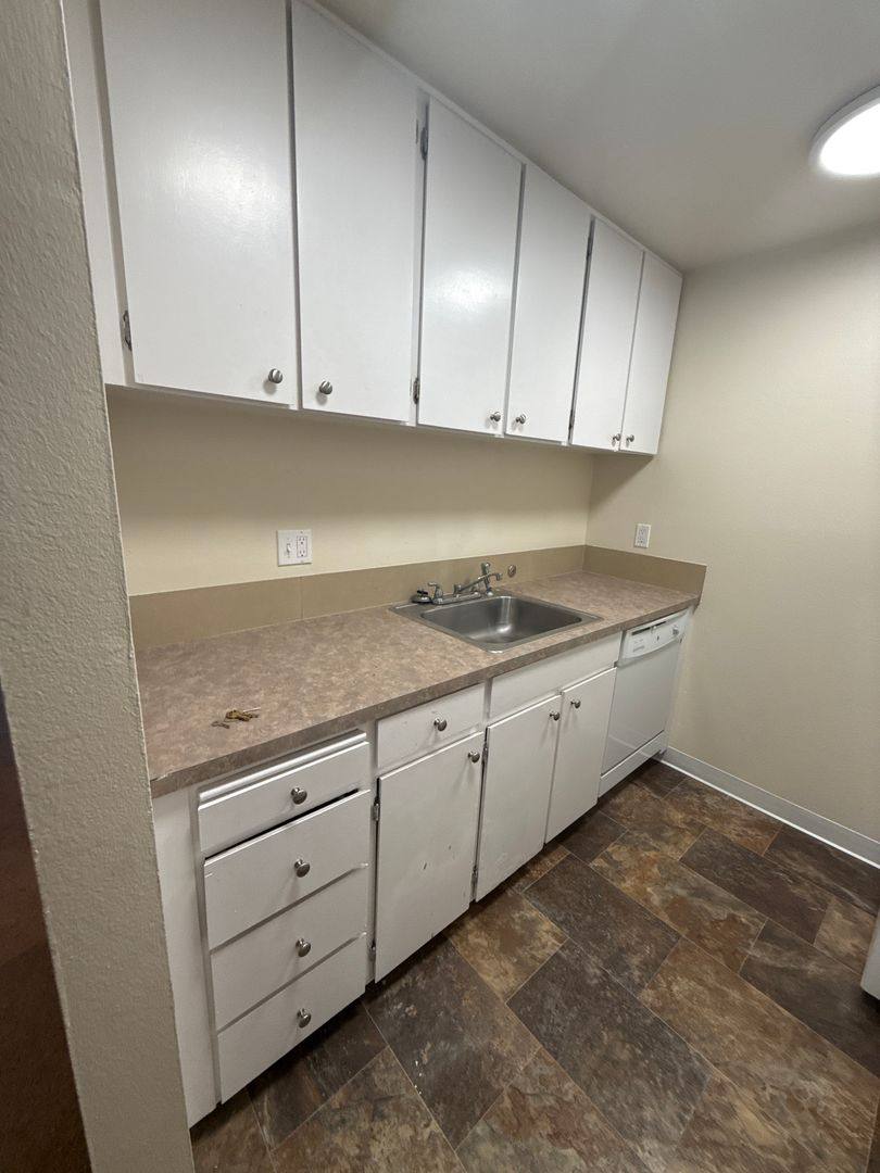 Ravenna House, 9428 Ravenna Ave NE, Seattle, WA 98115 - Apartment for Rent - Image 18