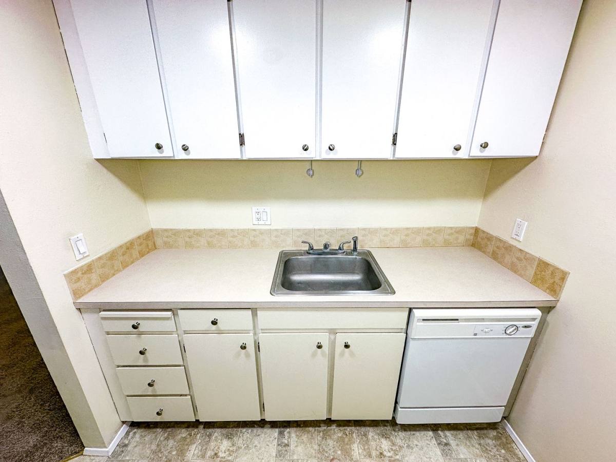 Apartment for rent at 9428 Ravenna Ave NE, Seattle, WA 98115