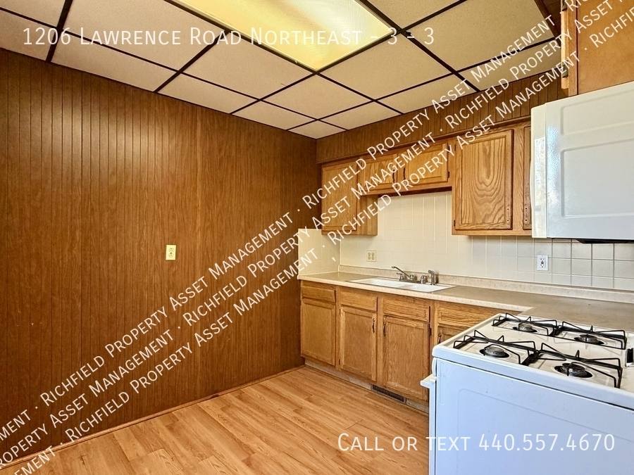 Apartment for rent at 1206 Lawrence Rd NE - 3 #3, Canton, OH 44705