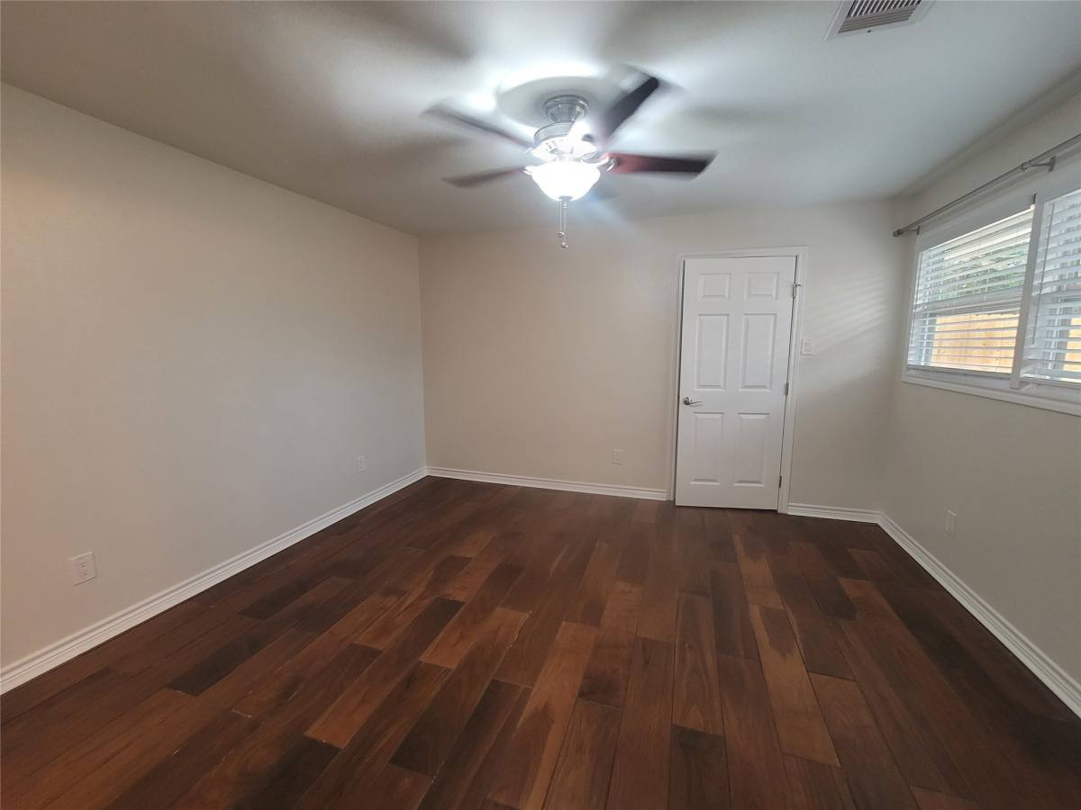 Apartment for rent at 107 Avalon Way #107, Galveston, TX 77550