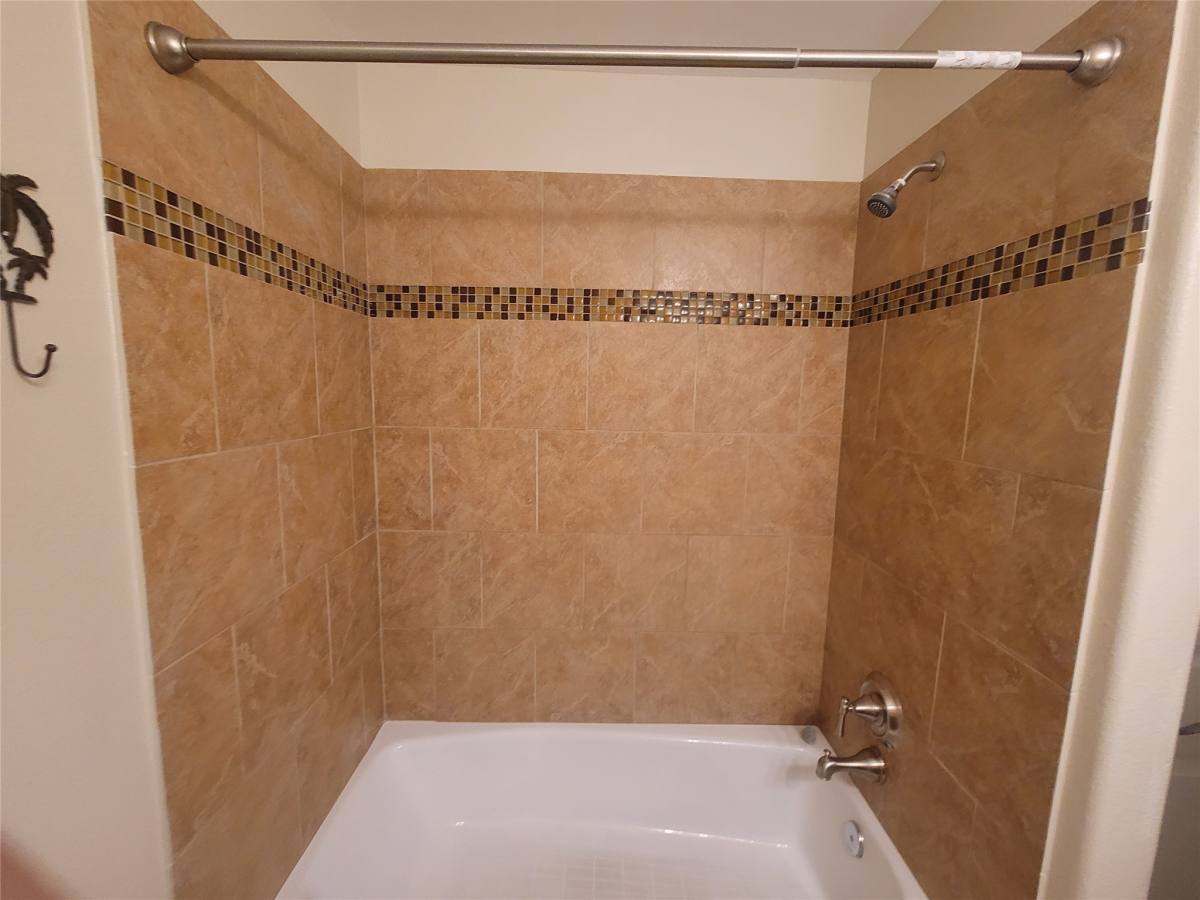Apartment for rent at 107 Avalon Way #107, Galveston, TX 77550