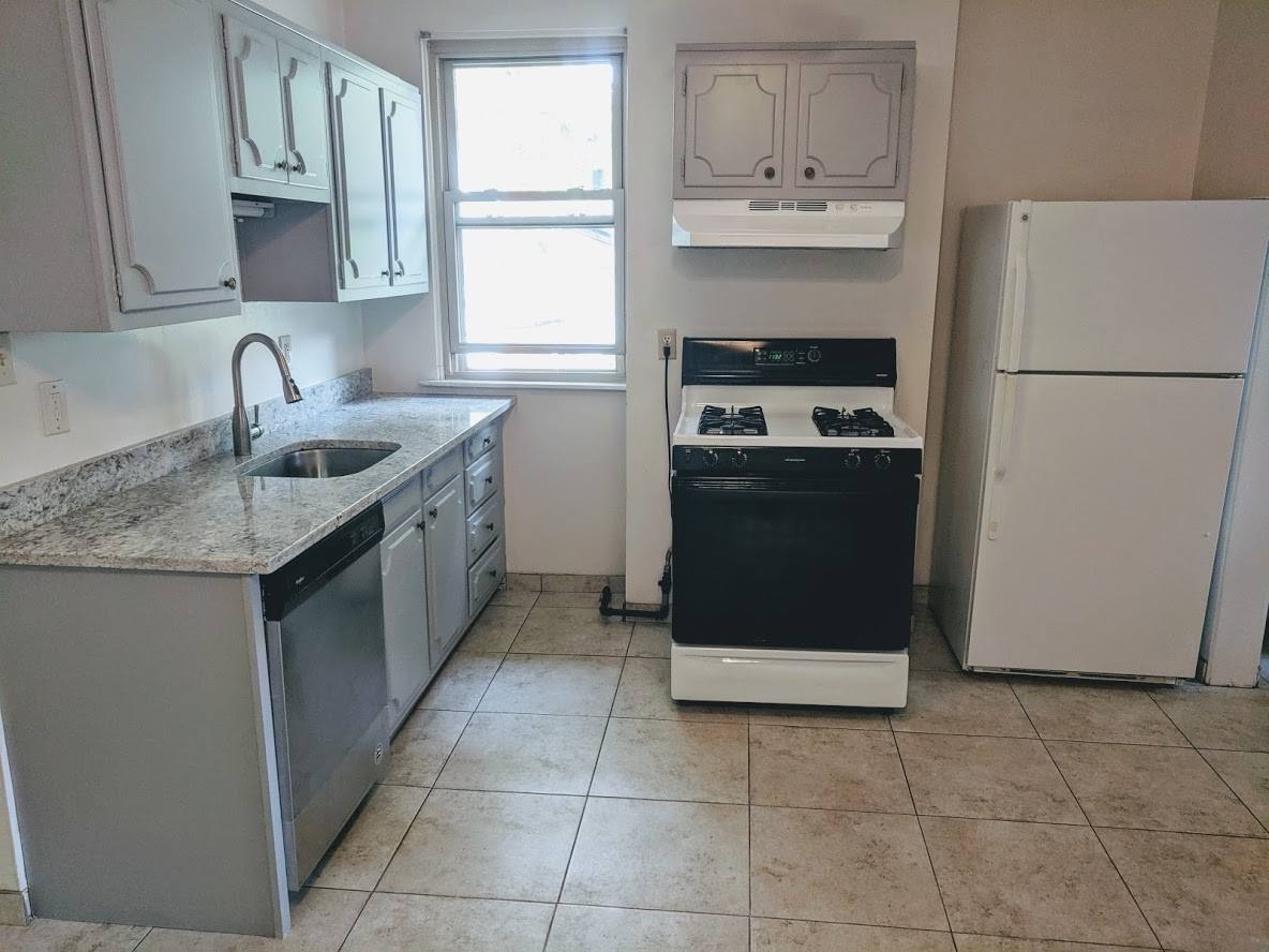 Apartment for rent at 5544 Fair Oaks St, Pittsburgh, PA 15217