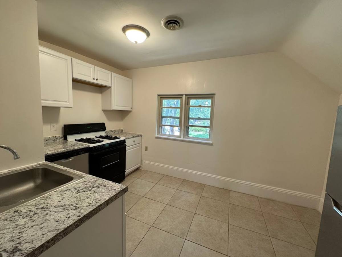 Apartment for rent at 5603 Fair Oaks St, Pittsburgh, PA 15217