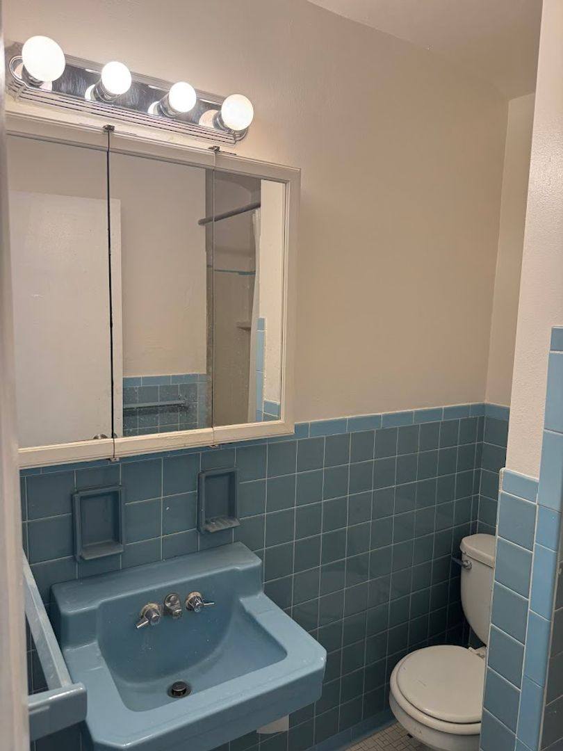 Apartment for rent at 5603 Fair Oaks St, Pittsburgh, PA 15217