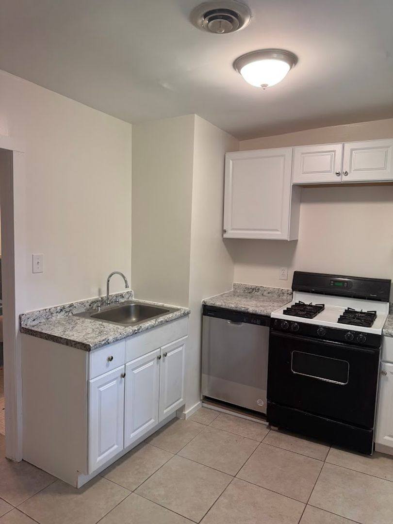Apartment for rent at 5603 Fair Oaks St, Pittsburgh, PA 15217