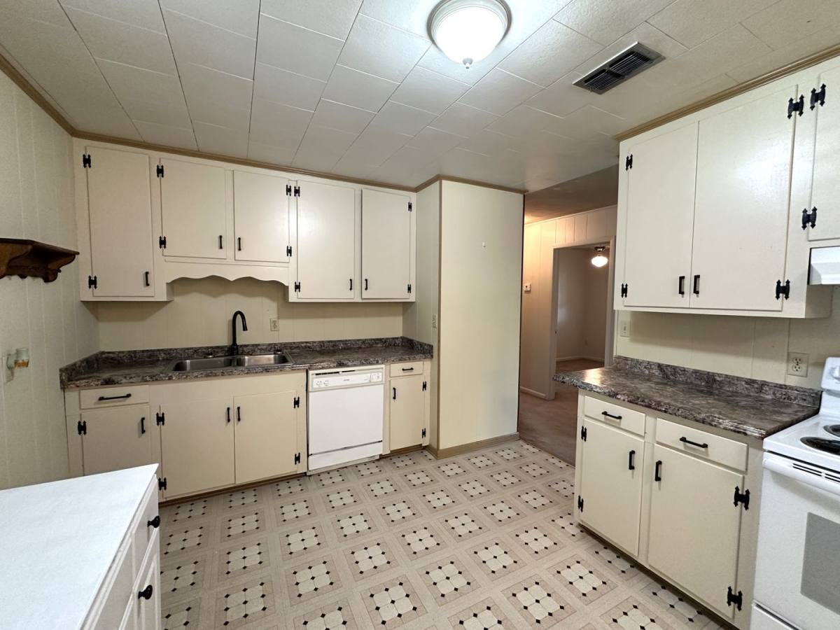 House for rent at 8101 4th Ave, Laurel Hill, FL 32567