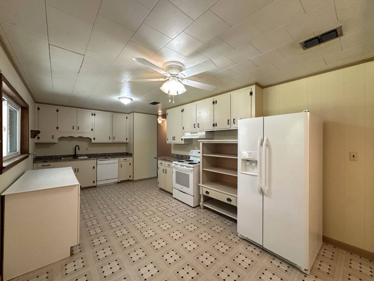 House for rent at 8101 4th Ave, Laurel Hill, FL 32567