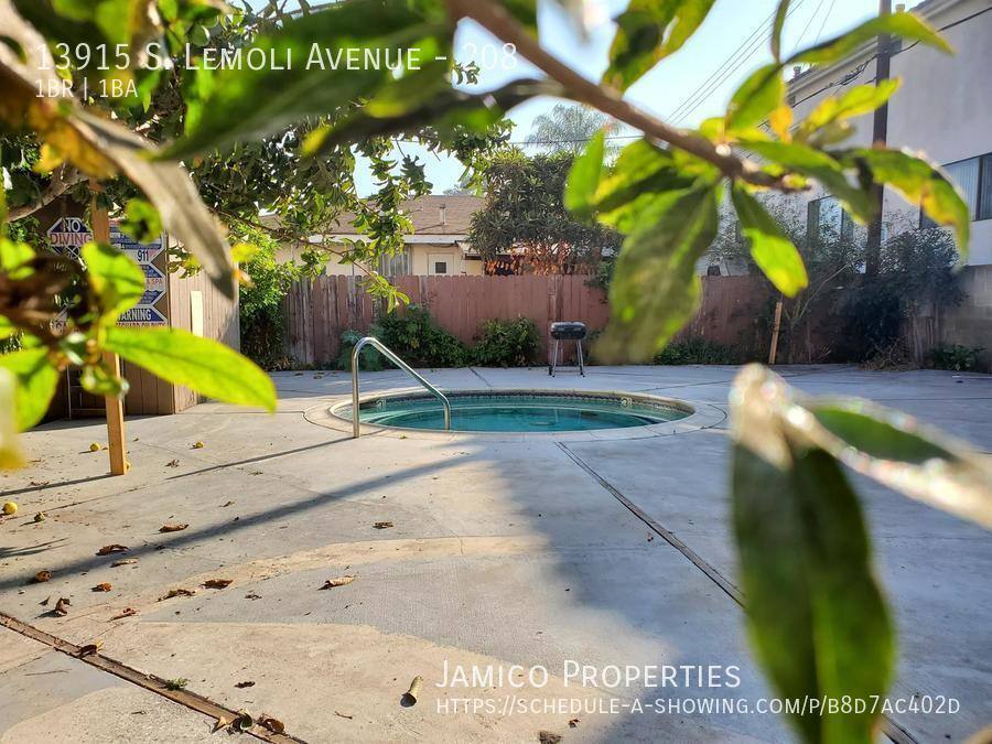 Apartment for rent at 13915 S Lemoli Ave #208, Hawthorne, CA 90250