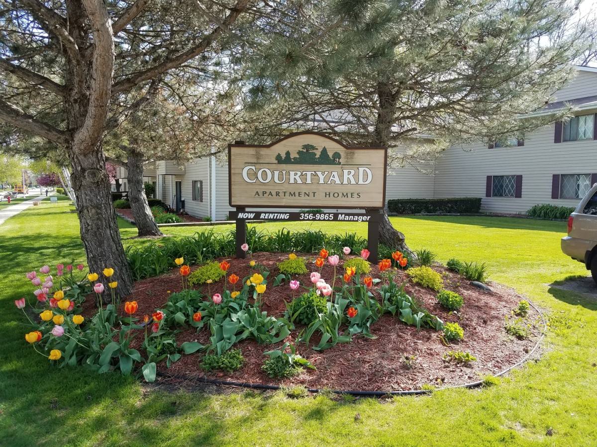 Apartment for rent at 812 S Lincoln Ave, Beaver Dam, WI 53916