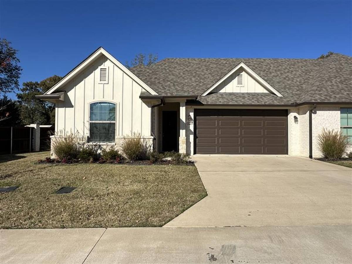 Apartment for rent at 8406 Cambridge Rd, Tyler, TX 75703