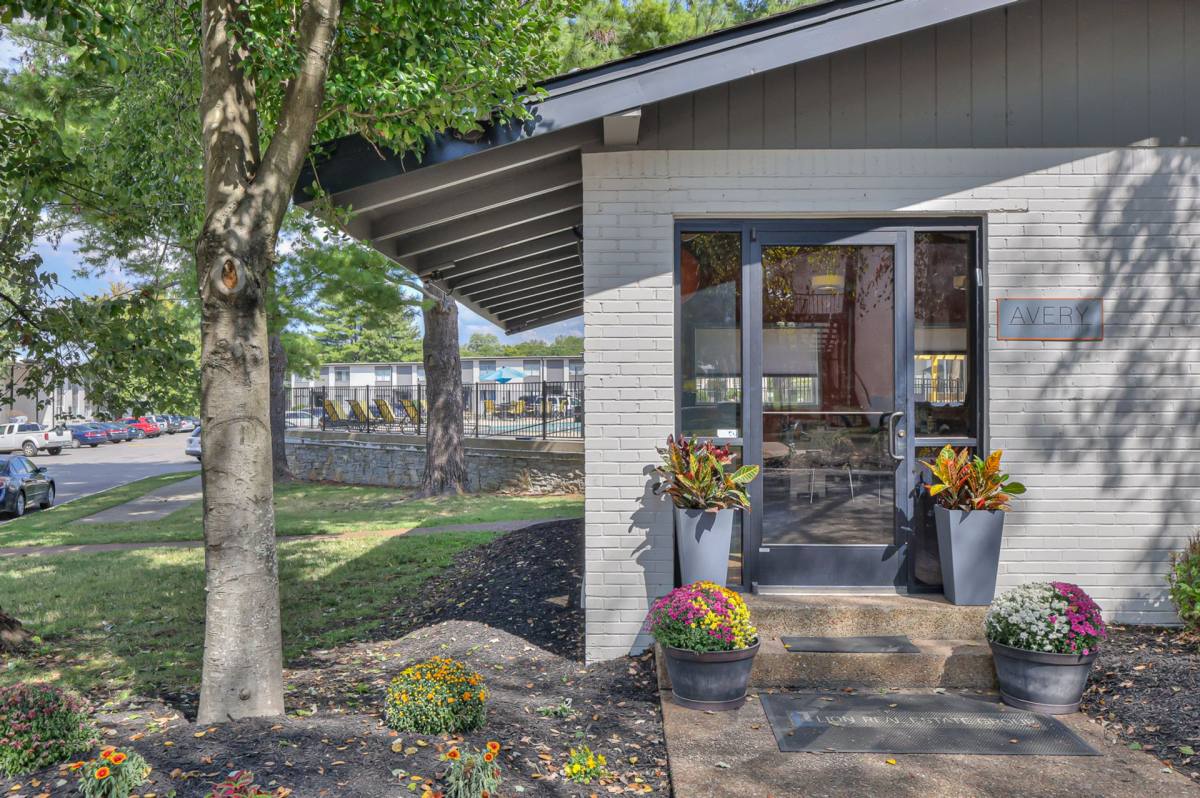 Apartment for rent at 914 Winthorne Dr, Nashville, TN 37217