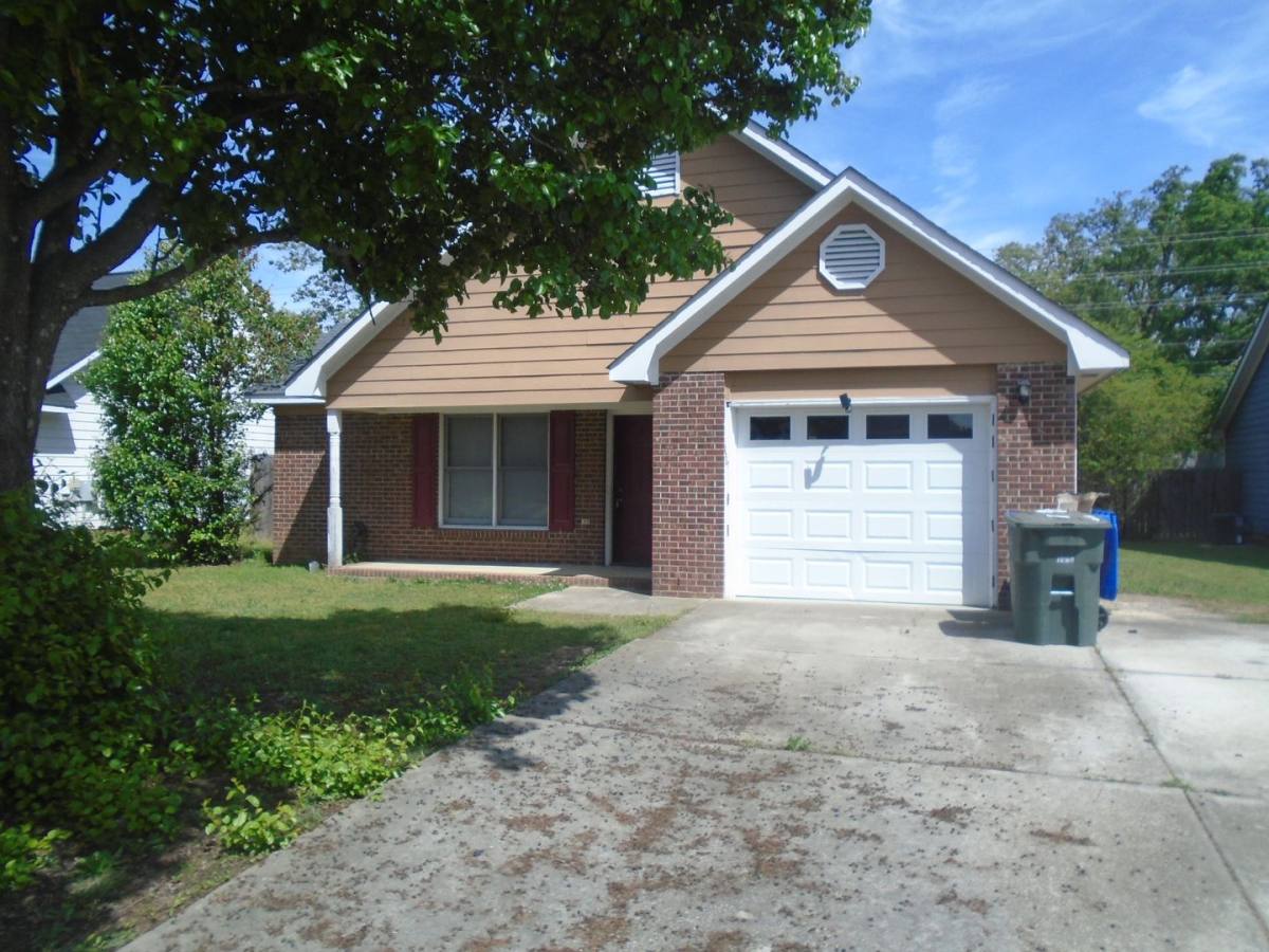 House for rent at 6334 Greycliff Dr, Fayetteville, NC 28314