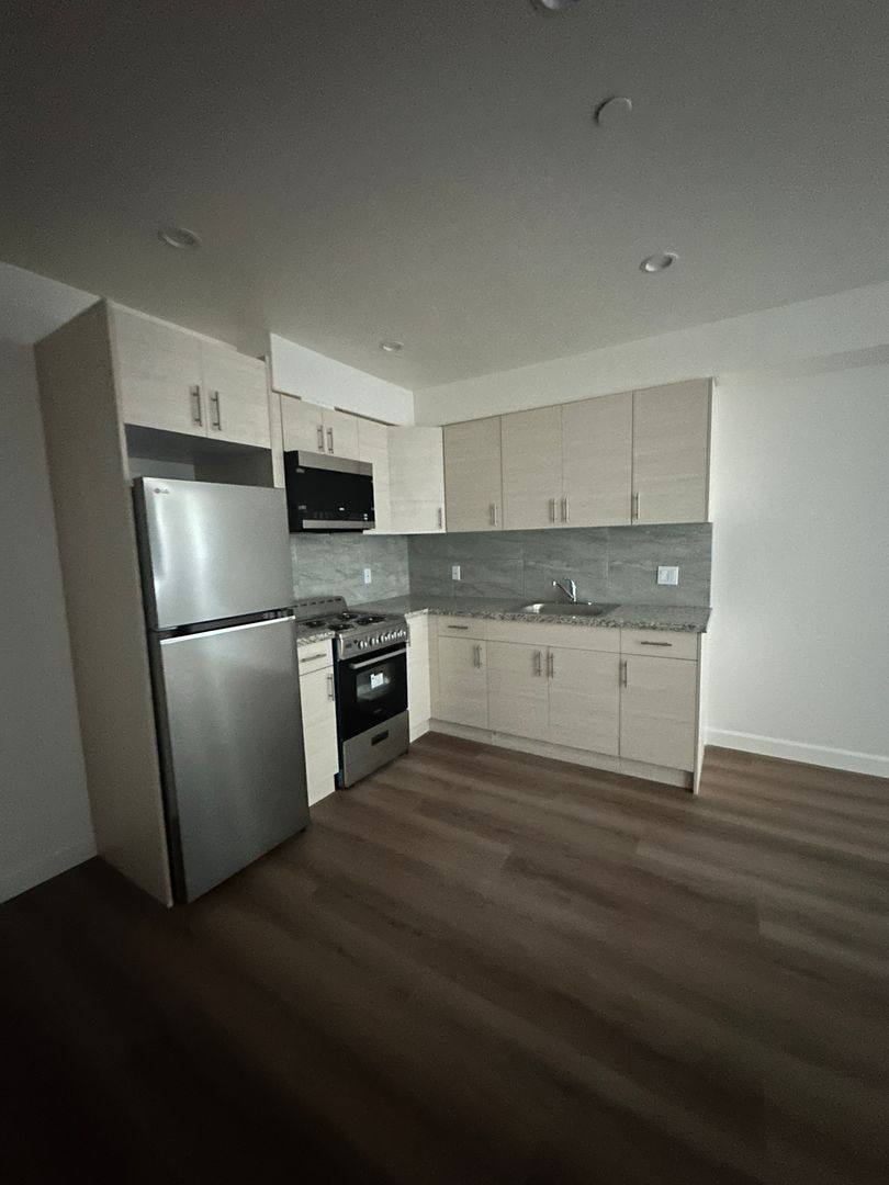 Apartment for rent at 6901 S Western Ave, Los Angeles, CA 90047