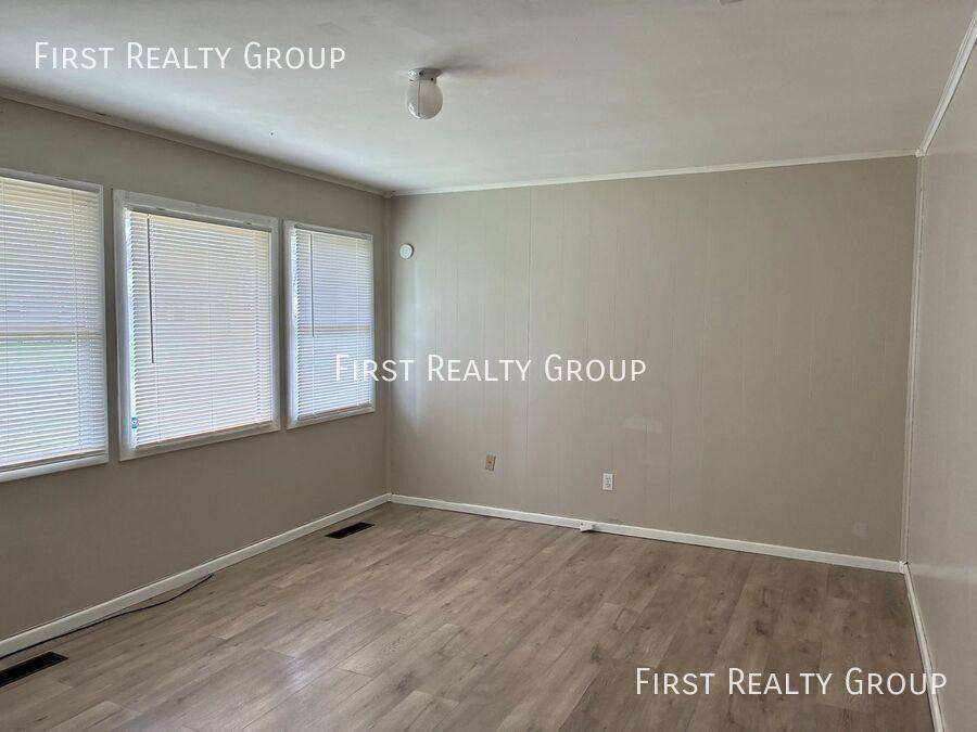 House for rent at 1498 Elaine St, Dayton, OH 45417