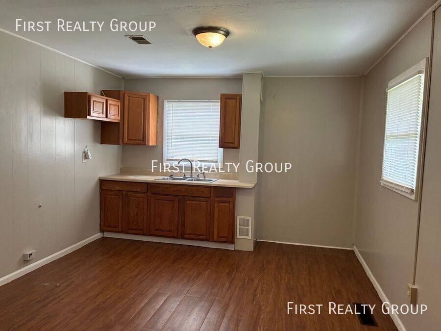 House for rent at 1498 Elaine St, Dayton, OH 45417