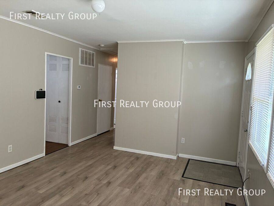 House for rent at 1498 Elaine St, Dayton, OH 45417