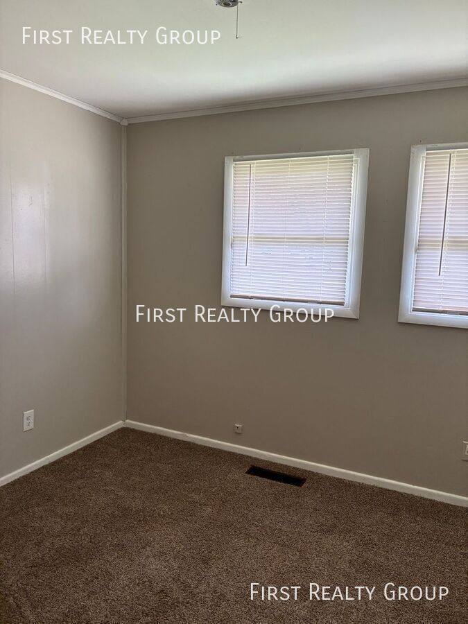 House for rent at 1498 Elaine St, Dayton, OH 45417