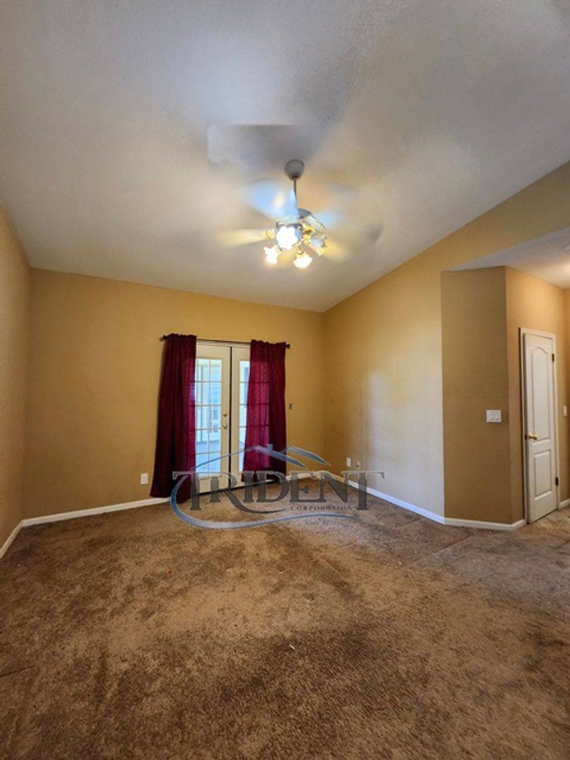 House for rent at 1105 Johnathan Dr, Yuba City, CA 95993