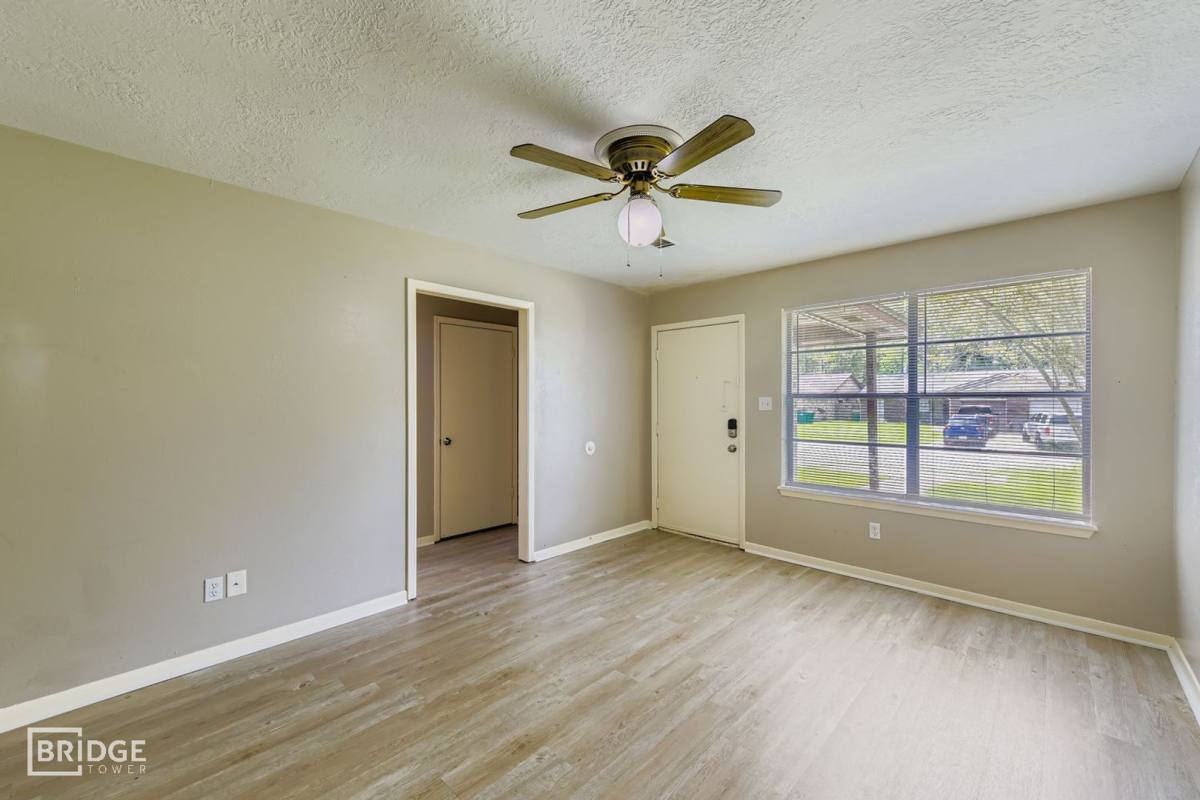 Apartment for rent at 1611 Hazelwood St, Conroe, TX 77301