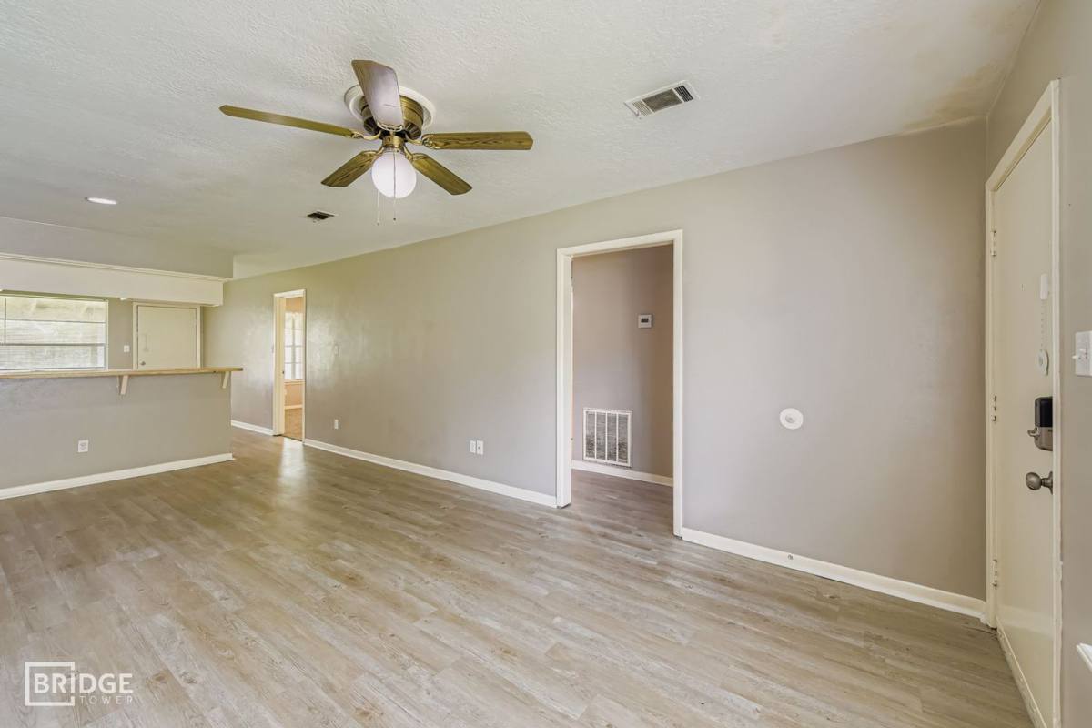 Apartment for rent at 1611 Hazelwood St, Conroe, TX 77301
