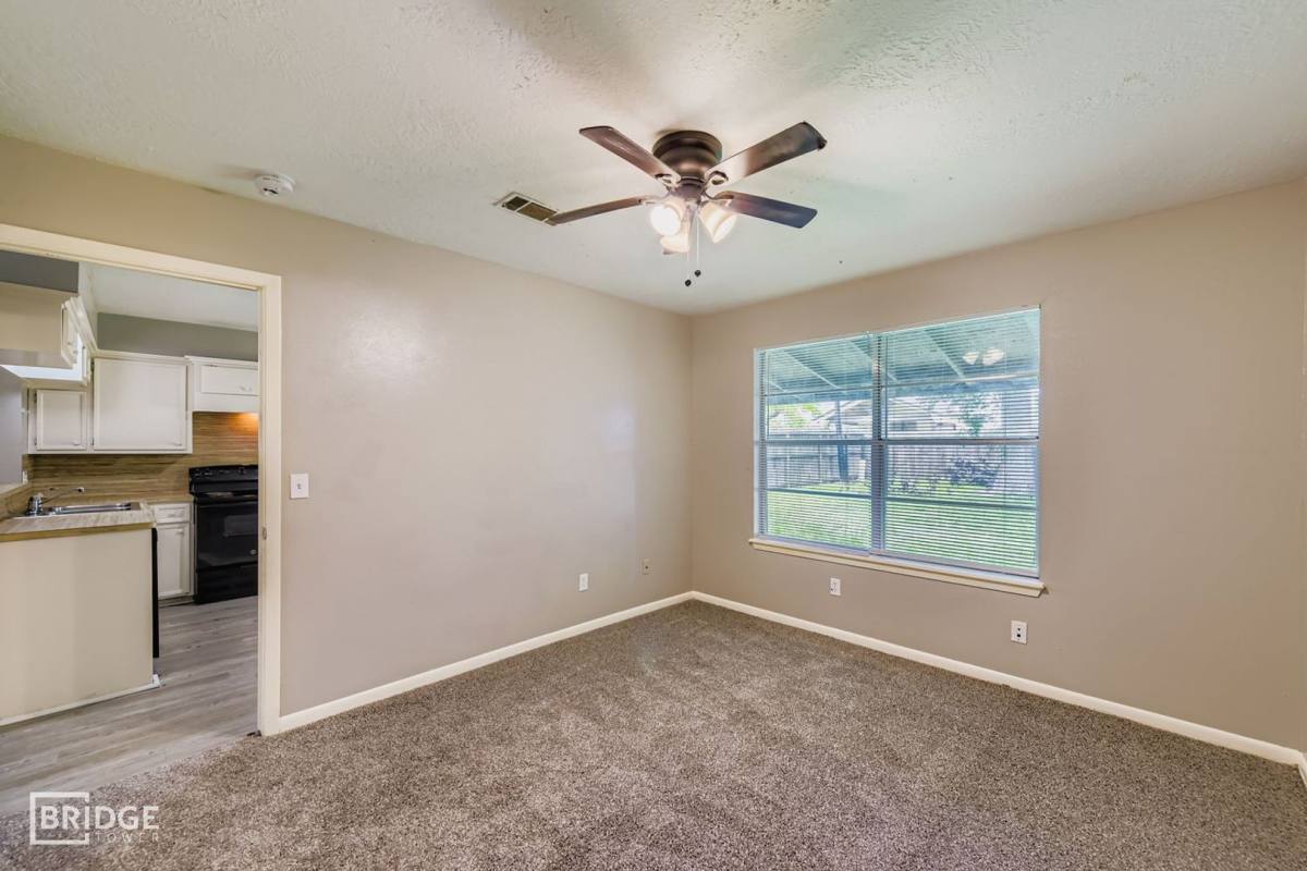 Apartment for rent at 1611 Hazelwood St, Conroe, TX 77301